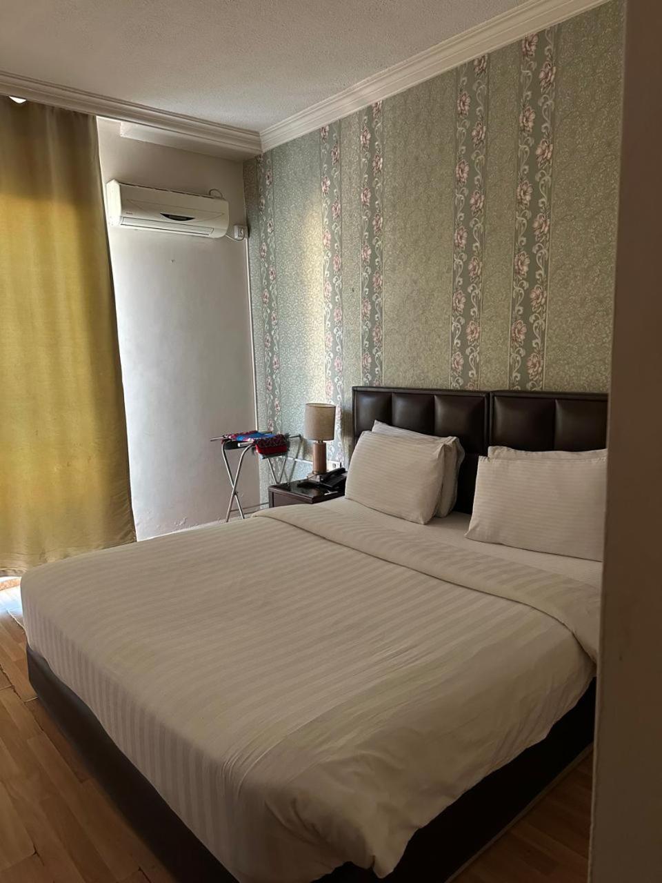 Aghadeer Hotel Амман Экстерьер фото