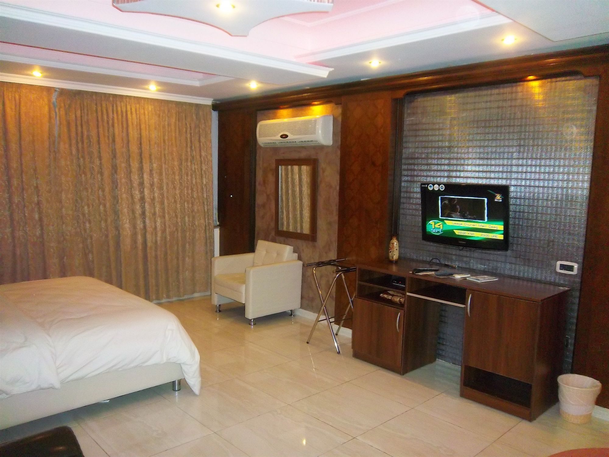 Aghadeer Hotel Амман Экстерьер фото